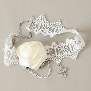 Handmade Lace Necklace White Wedding Dress..